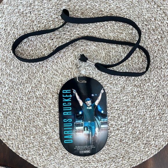 2 Autographed Darius Rucker Posters and VIP PASS - Picture 4 of 8